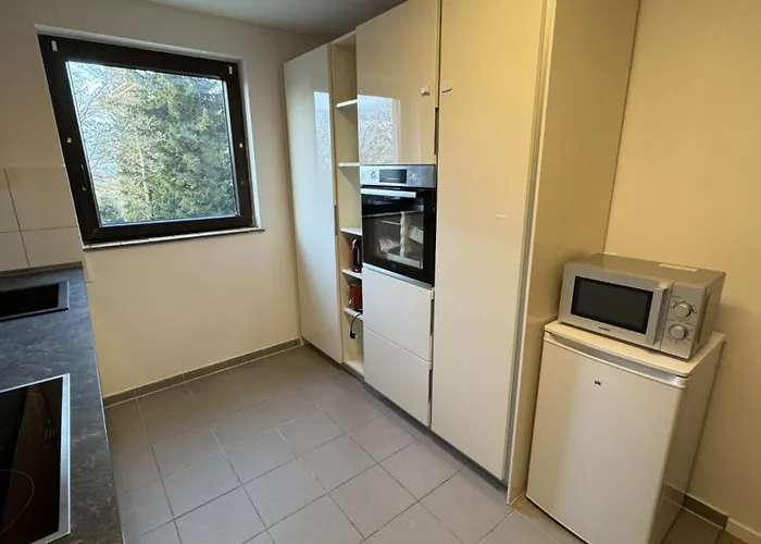 Monteur & Messezimmer *